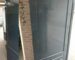 Heerlijk opnieuw strak in de lak, moest wel door omstandigheden 10jr niets aan gedaan! Het resultaat wordt prachtig en deze dame is blij..... De pijn draag ik erbij